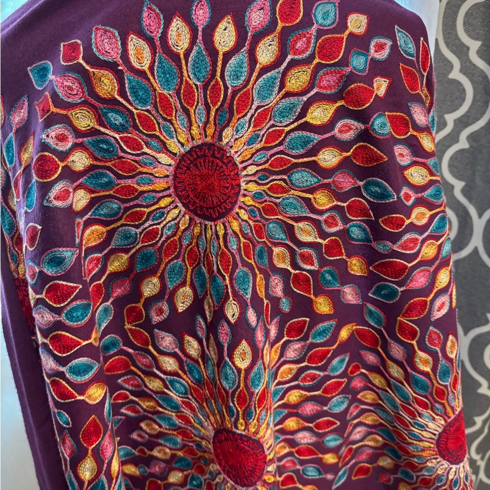 Colorful Embroidered wrap - Picture 10 of 10